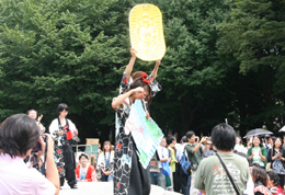 【藝大アーツイン東京丸の内賞】に続き、デザイン・作曲チームの神輿が授賞。 【藝大アーツイン東京丸の内賞】に続き、デザイン・作曲チームの神輿が授賞。