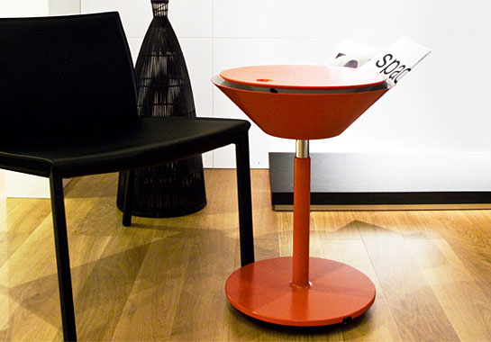 ひとり暮らしの住環境を豊かにするサイドテーブル / 今村有希  / 金沢美術工芸大学 製品デザイン
